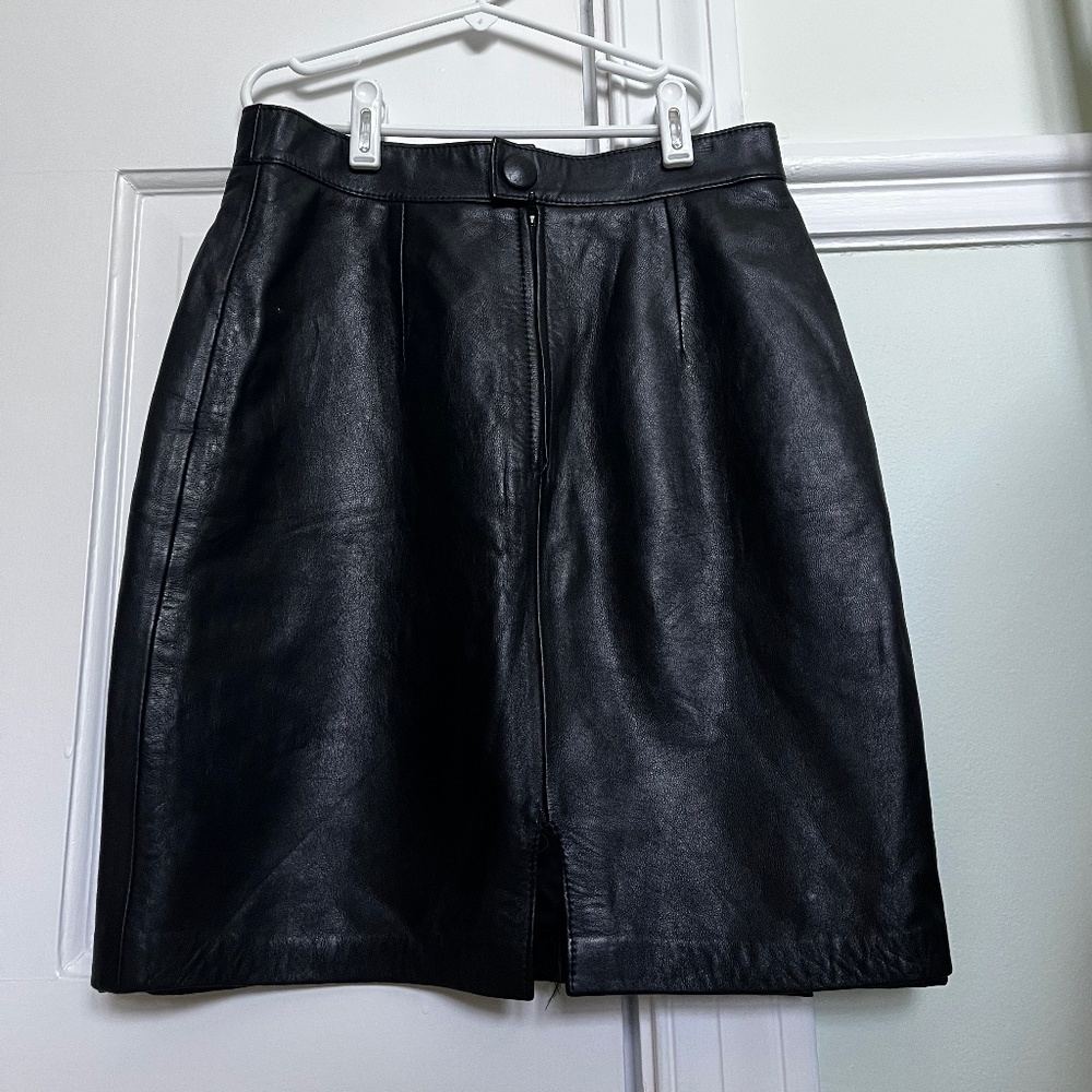 Vintage Real Leather Black Skirt (Size 4)